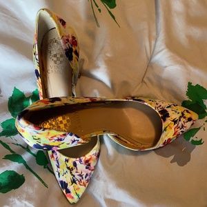 Vince Camuto Multicolored Pumps